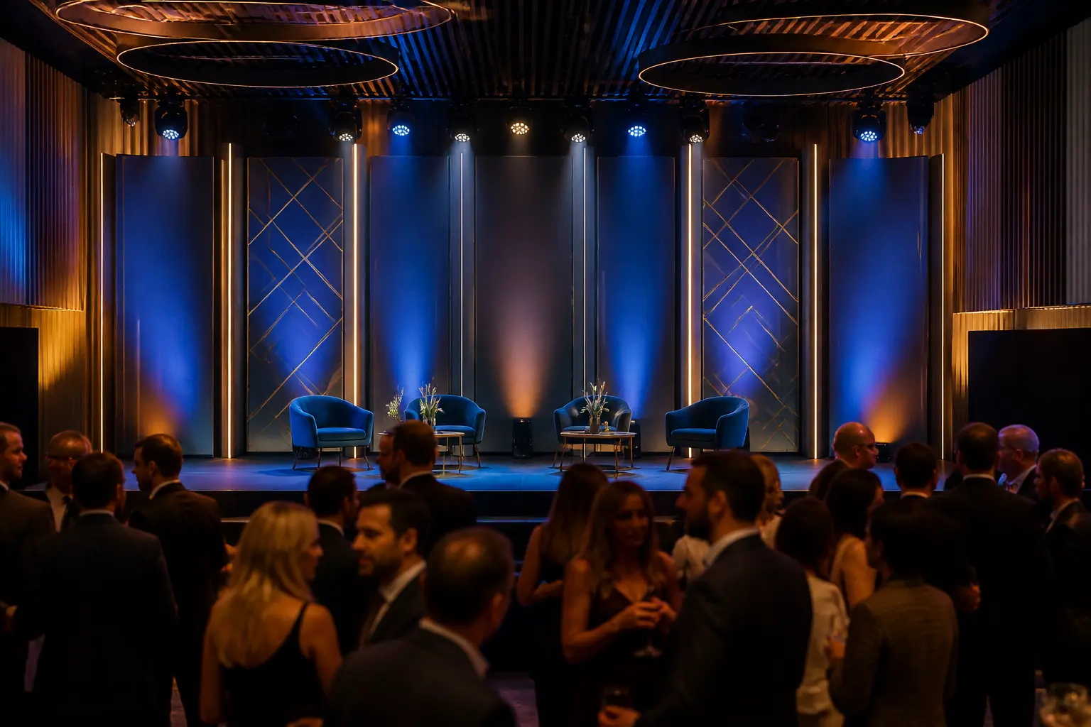 Nowoczesna scena eventowa przygotowana na wieczorne wydarzenie